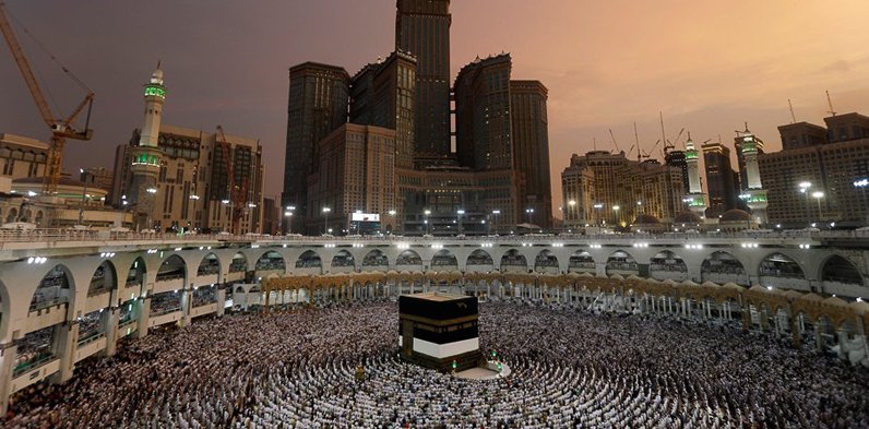Keuntungan Mengambil Paket Umroh Murah Jakarta pada Musim High vs Low Season