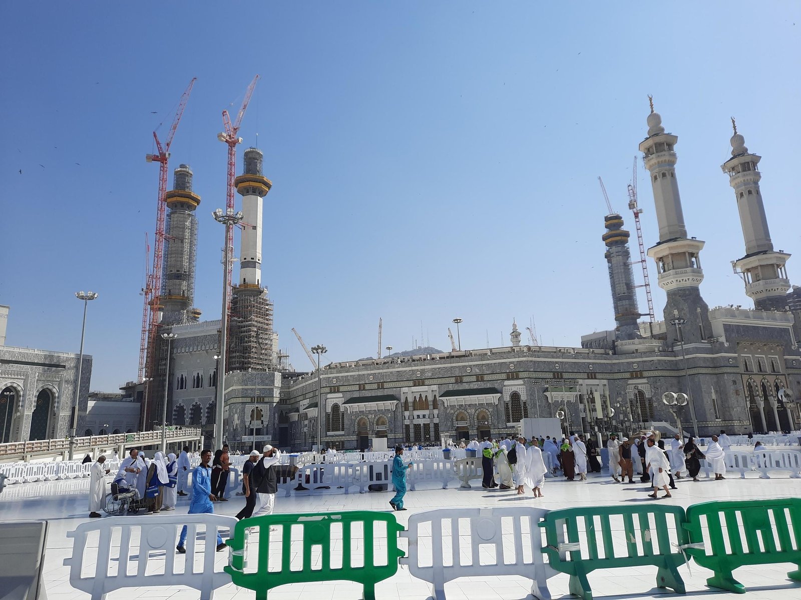 Mengabadikan Momen Spiritual Tanpa Mengurangi Khusyuknya Umroh Murah Jakarta